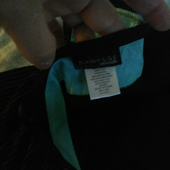 Lingerie - Picture 2 of 2